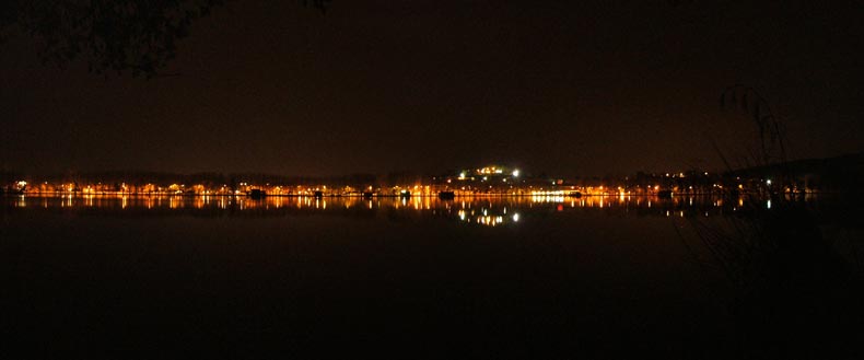 Estany de Banyoles de nit